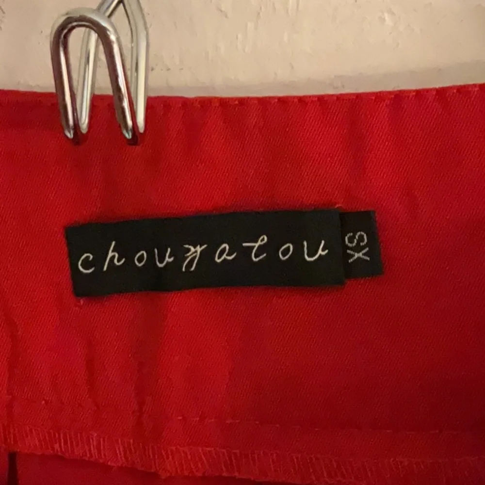 Sale! Chouyatou Pleated Mini Skirt w/Button Detail, Size XS, Red - Picture 6 of 6